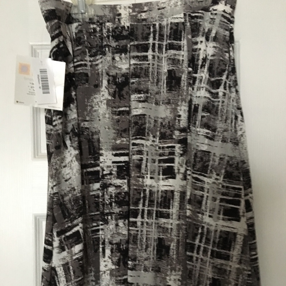 LuLaRoe Madison Medium